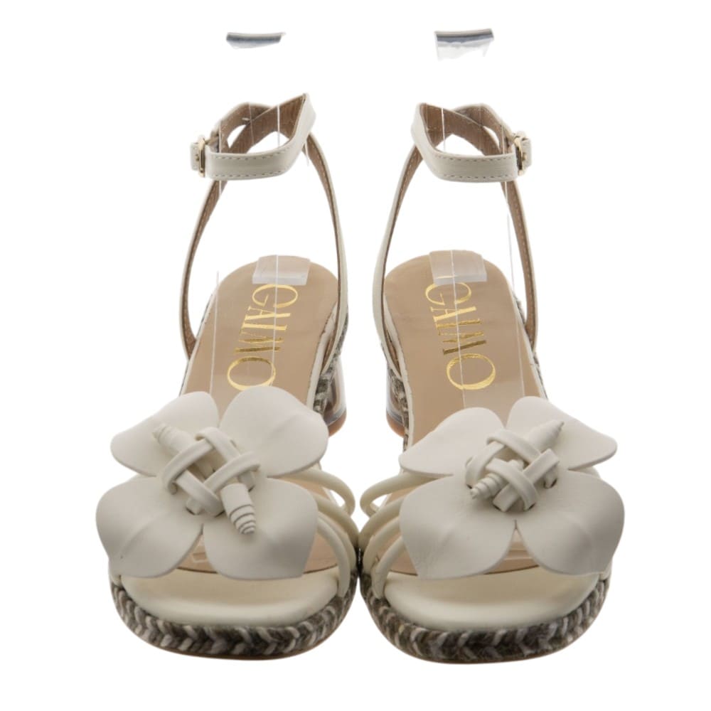 Sandalias piel flor tacón bajo Gaimo foto 2