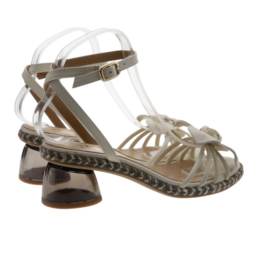 Sandalias piel flor tacón bajo Gaimo foto 4