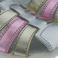 Sandalias niña cerradas piel metalizada velcro Naturino See foto 6