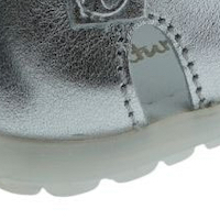 Sandalias niña cerradas piel metalizada velcro Naturino See foto 8