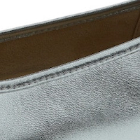 Compra Bailarinas FitFlop W Delicato Bow en Plata y Negro | Carrile foto 7